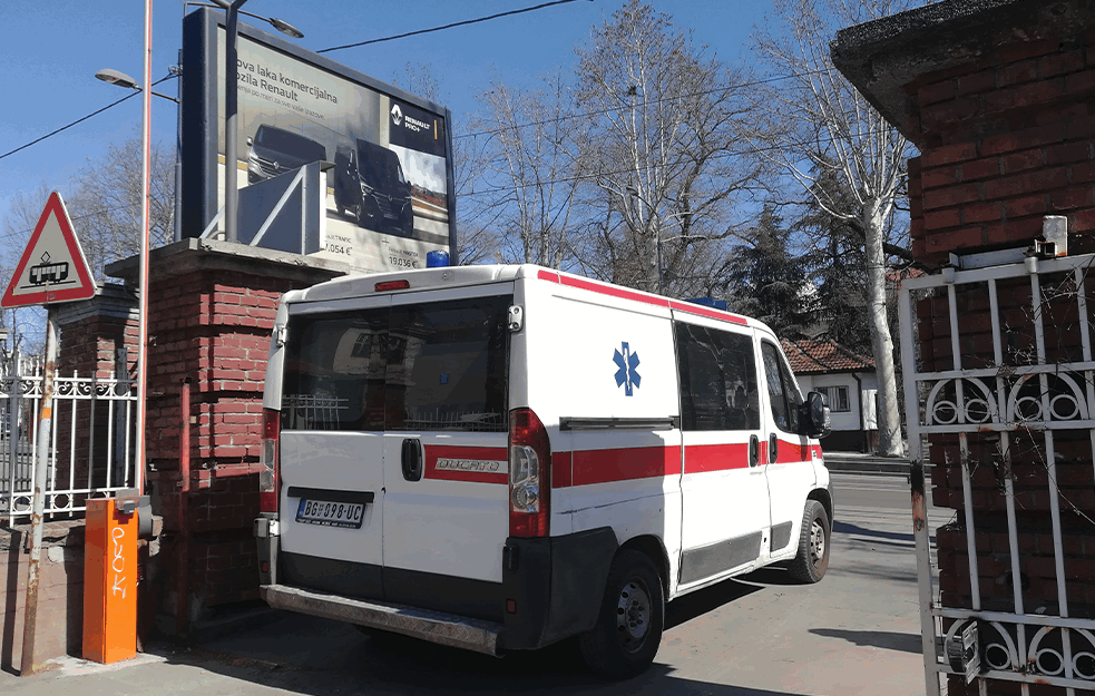 Autobus udario ženu, sa povredom glave prebačena u Urgentni